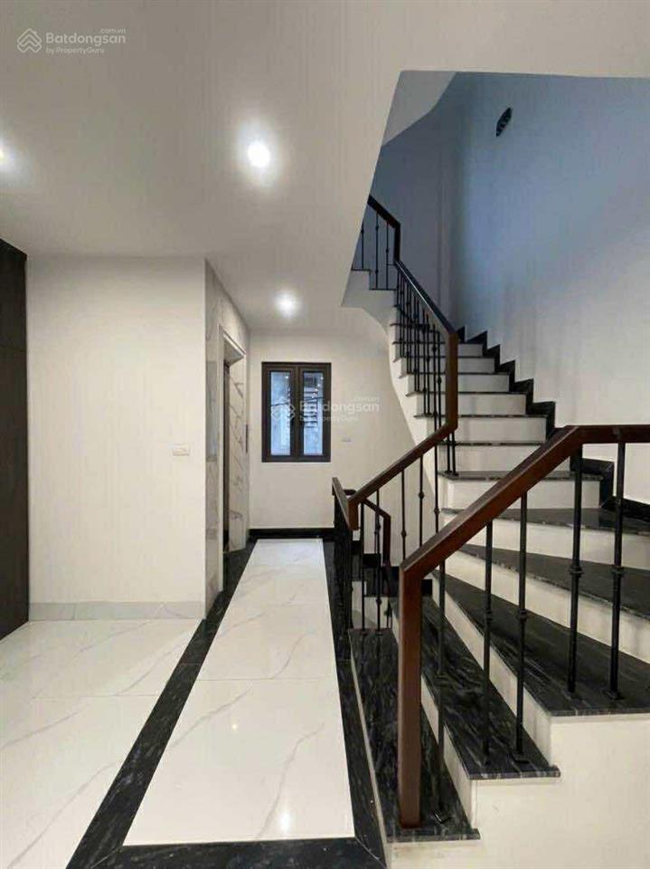 Siêu phẩm nhà 6 tầng thang máy tại nguyễn sơn  ô tô vào nhà  giá hơn 8 tỷ  chủ cần bán gấp