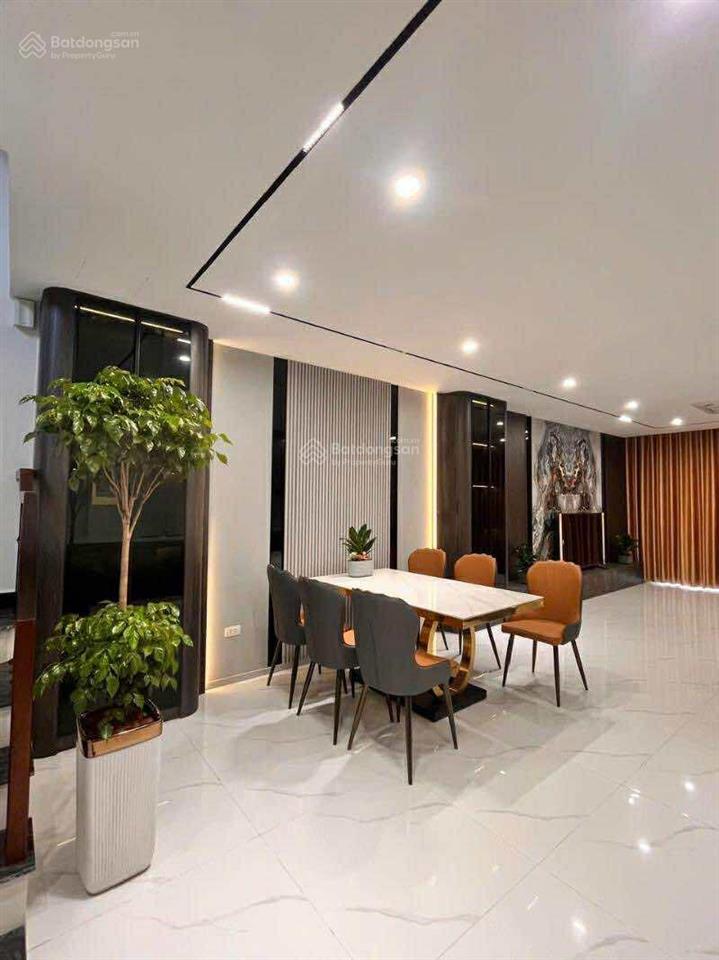 Siêu phẩm nhà 6 tầng thang máy tại nguyễn sơn  ô tô vào nhà  giá hơn 8 tỷ  chủ cần bán gấp