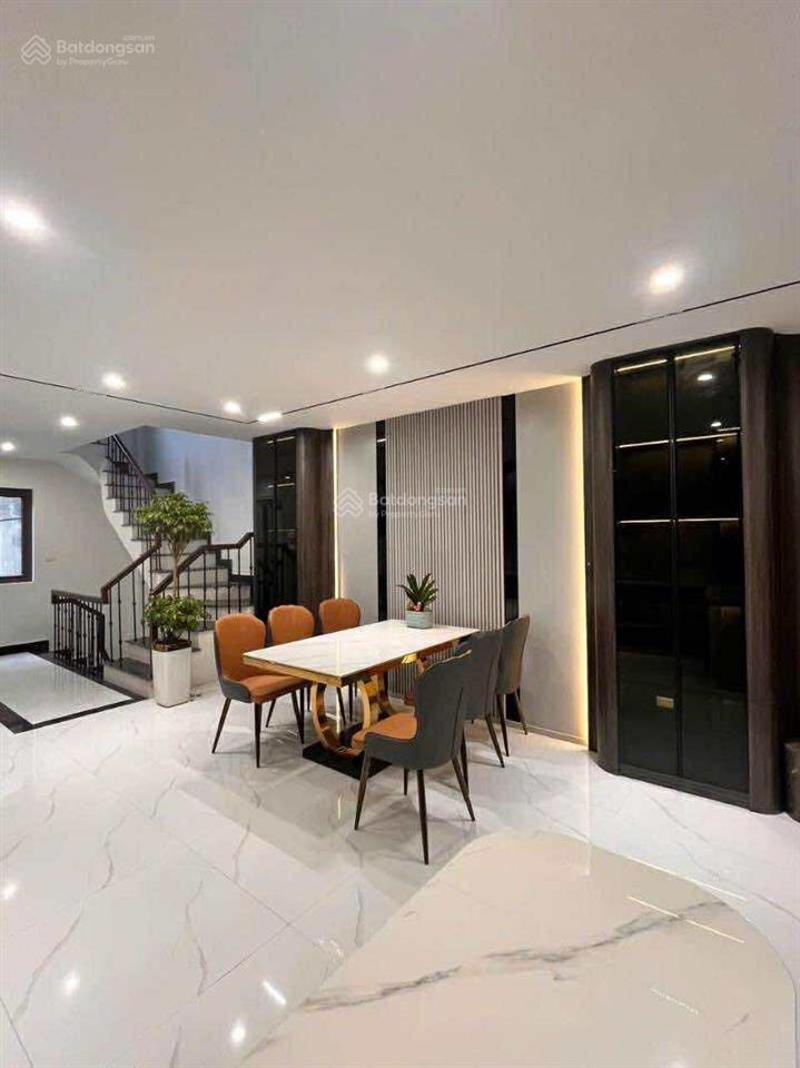 Siêu phẩm nhà 6 tầng thang máy tại nguyễn sơn  ô tô vào nhà  giá hơn 8 tỷ  chủ cần bán gấp