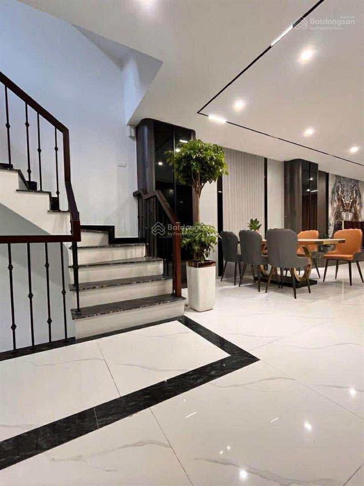 Siêu phẩm nhà 6 tầng thang máy tại nguyễn sơn  ô tô vào nhà  giá hơn 8 tỷ  chủ cần bán gấp