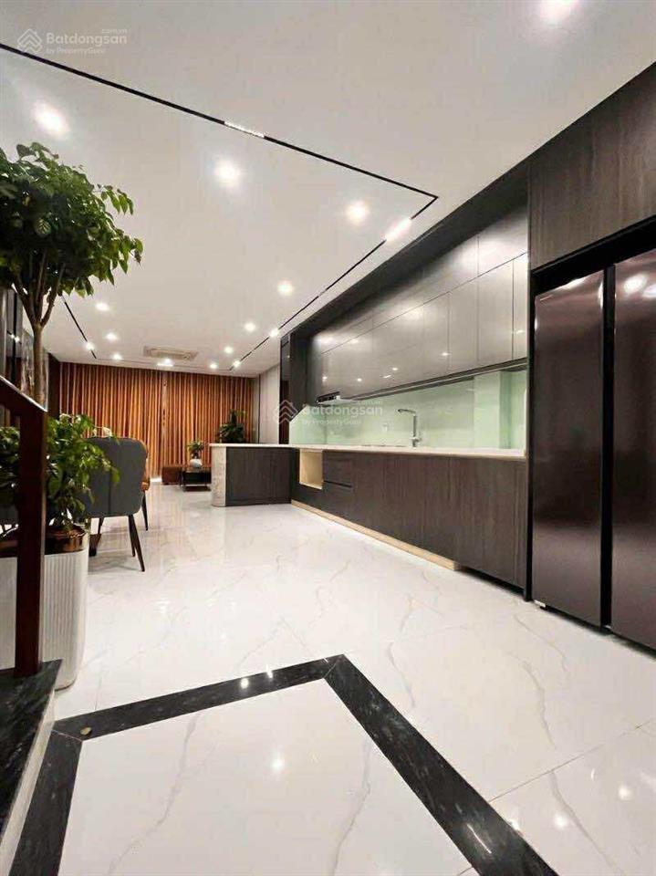 Siêu phẩm nhà 6 tầng thang máy tại nguyễn sơn  ô tô vào nhà  giá hơn 8 tỷ  chủ cần bán gấp