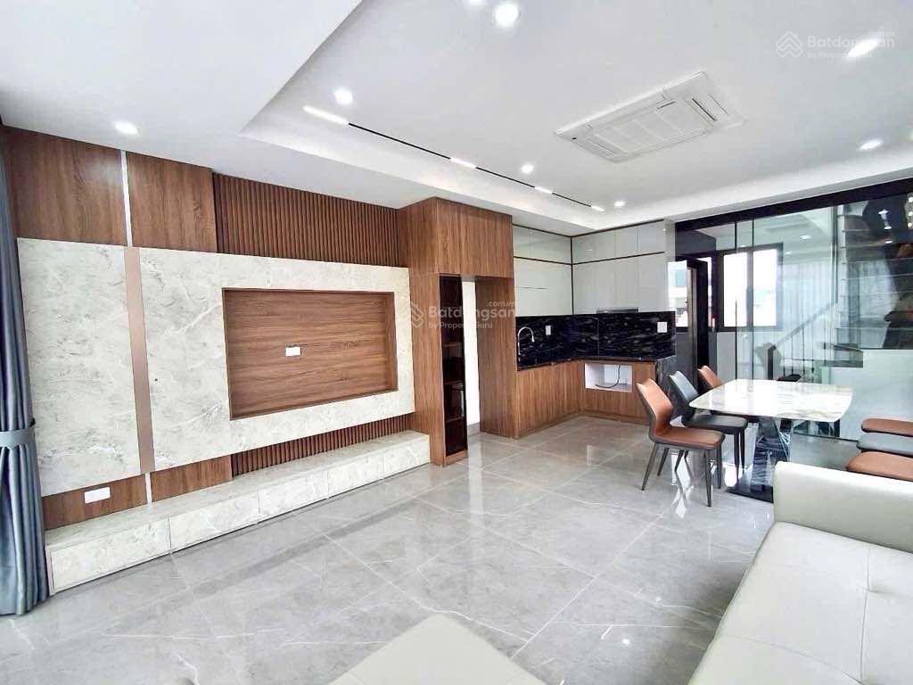 Siêu phẩm 6 tầng kinh doanh tại bồ đề ô tô 7 chỗ vào nhà  rõ ràng chuẩn thông tin