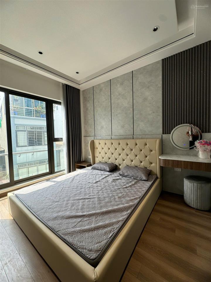 Chủ bán gấp nhà ngọc lâm 45m2  6 tầng thang máy  ô tô đỗ tận cửa  giá chưa đến 8 tỷ