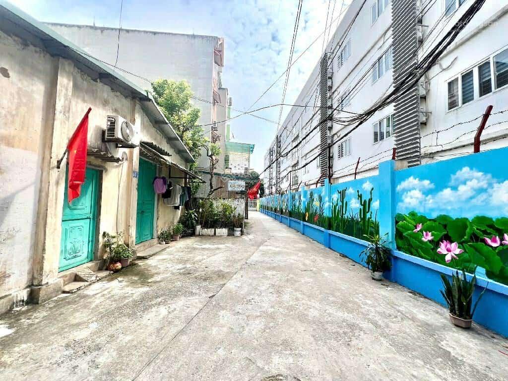 Chủ bán gấp mảnh đất hoa hậu tại ngọc thụy  ngõ ô tô  lô góc gần mặt phố