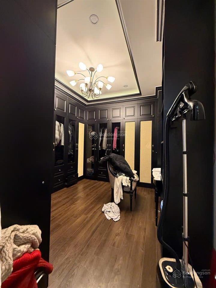 Chủ cắt lỗ giảm 2 tỷ  nhà nguyễn văn cừ 5 tầng dân xây  ô tô vào nhà  giá chỉ hơn 7 tỷ