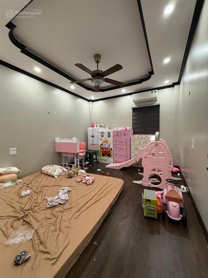 Chủ cắt lỗ giảm 2 tỷ  nhà nguyễn văn cừ 5 tầng dân xây  ô tô vào nhà  giá chỉ hơn 7 tỷ