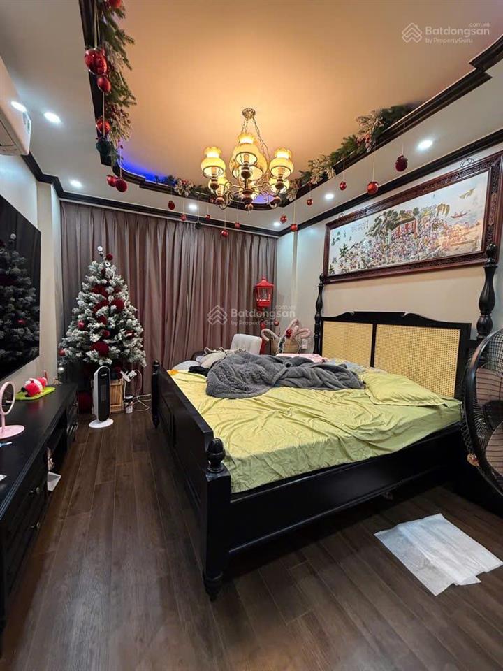 Chủ cắt lỗ giảm 2 tỷ  nhà nguyễn văn cừ 5 tầng dân xây  ô tô vào nhà  giá chỉ hơn 7 tỷ