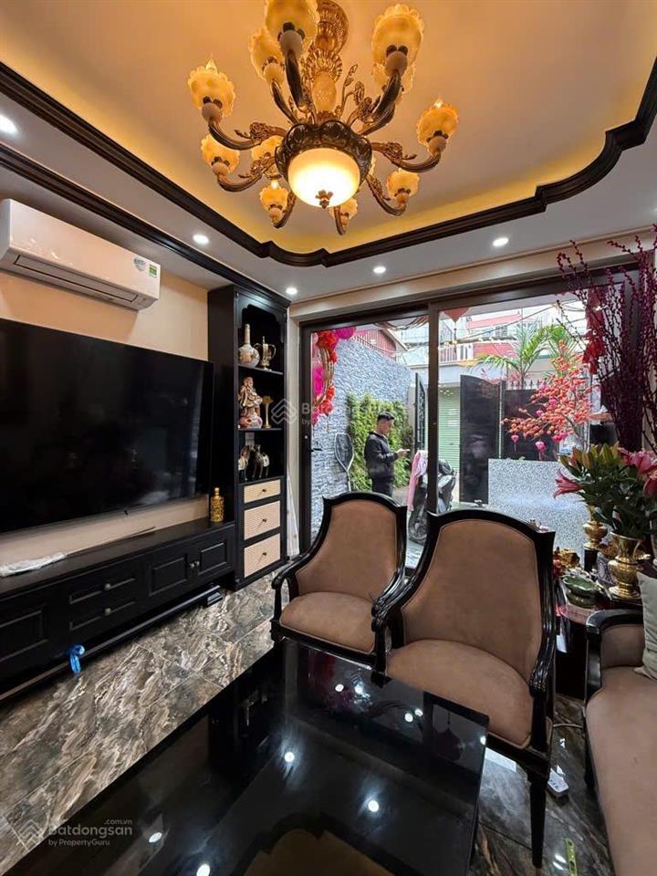 Chủ cắt lỗ giảm 2 tỷ  nhà nguyễn văn cừ 5 tầng dân xây  ô tô vào nhà  giá chỉ hơn 7 tỷ