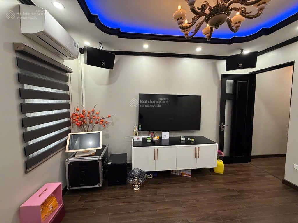 Chủ cắt lỗ giảm 2 tỷ  nhà nguyễn văn cừ 5 tầng dân xây  ô tô vào nhà  giá chỉ hơn 7 tỷ
