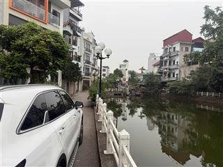Xót lại lô đất đẹp hiếm có tại ngọc thụy 75m2  view hồ  ô tô vào tận đất  giá chỉ hơn 11 tỷ