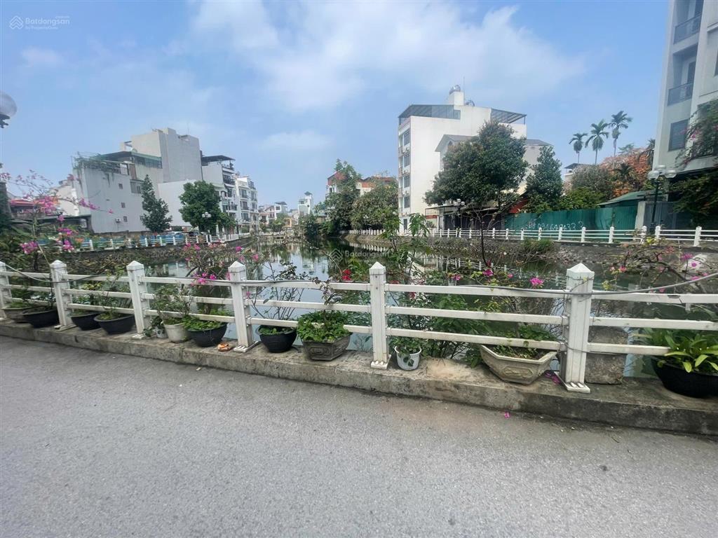 Xót lại lô đất đẹp hiếm có tại ngọc thụy 75m2  view hồ  ô tô vào tận đất  giá chỉ hơn 11 tỷ