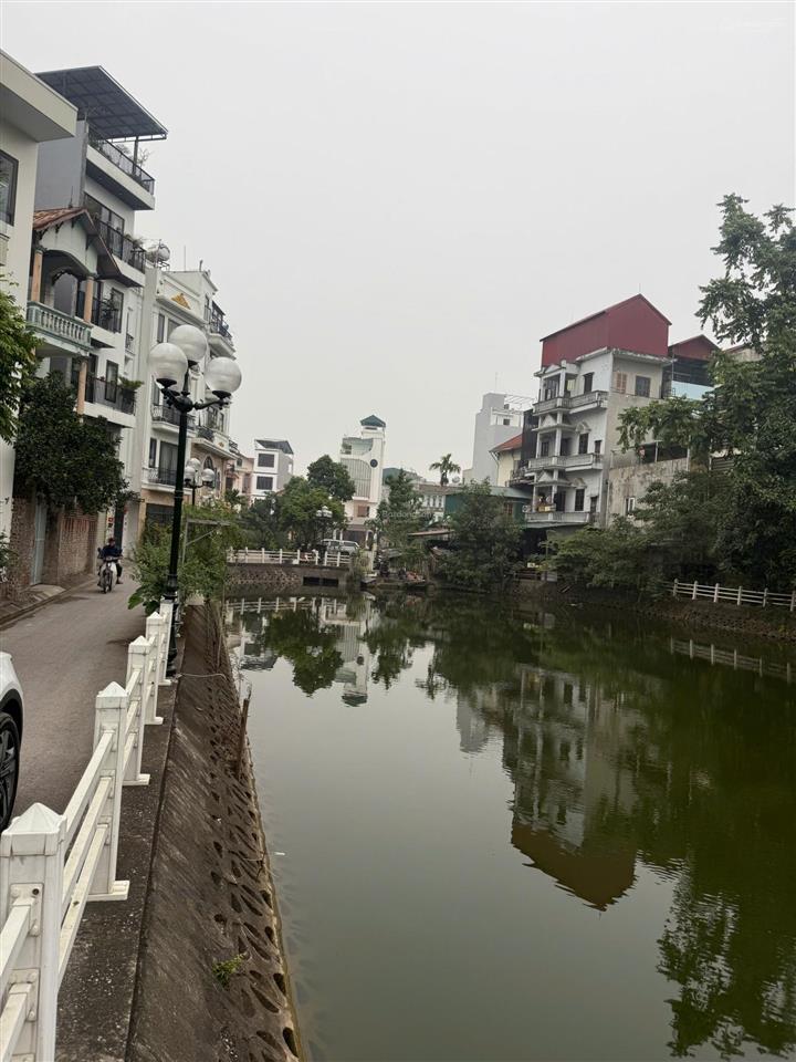 Xót lại lô đất đẹp hiếm có tại ngọc thụy 75m2  view hồ  ô tô vào tận đất  giá chỉ hơn 11 tỷ