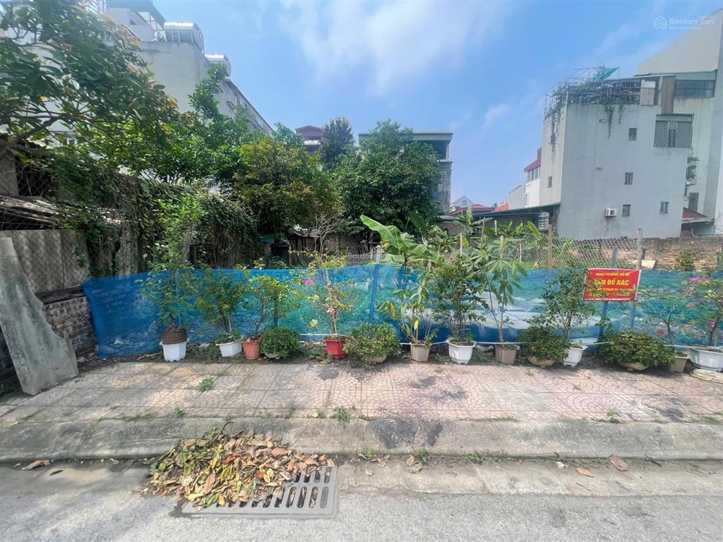 Xót lại lô đất đẹp hiếm có tại ngọc thụy 75m2  view hồ  ô tô vào tận đất  giá chỉ hơn 11 tỷ