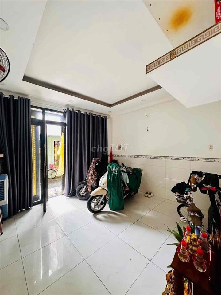 cực ngon . 37 m2 -3 tầng quang trung