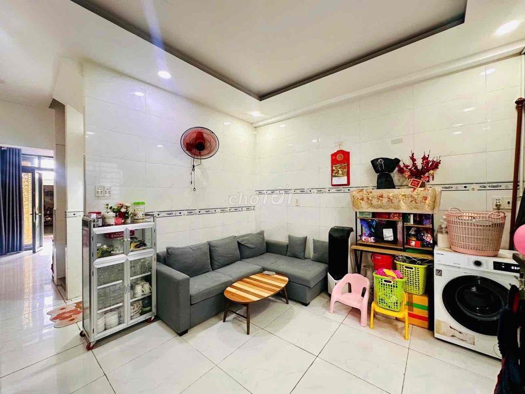 cực ngon . 37 m2 -3 tầng quang trung