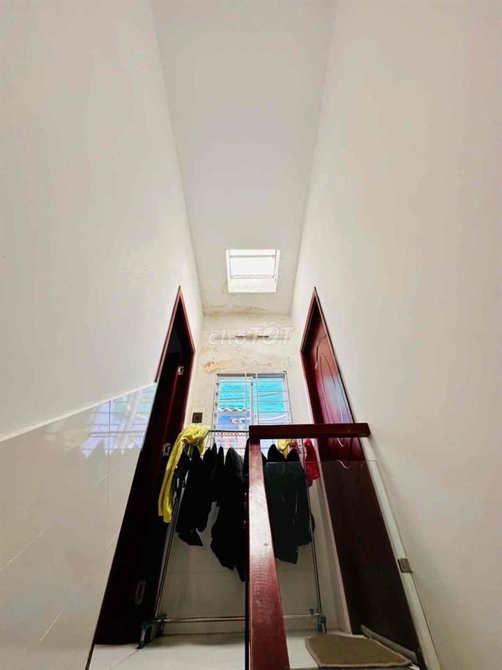 cực ngon . 37 m2 -3 tầng quang trung