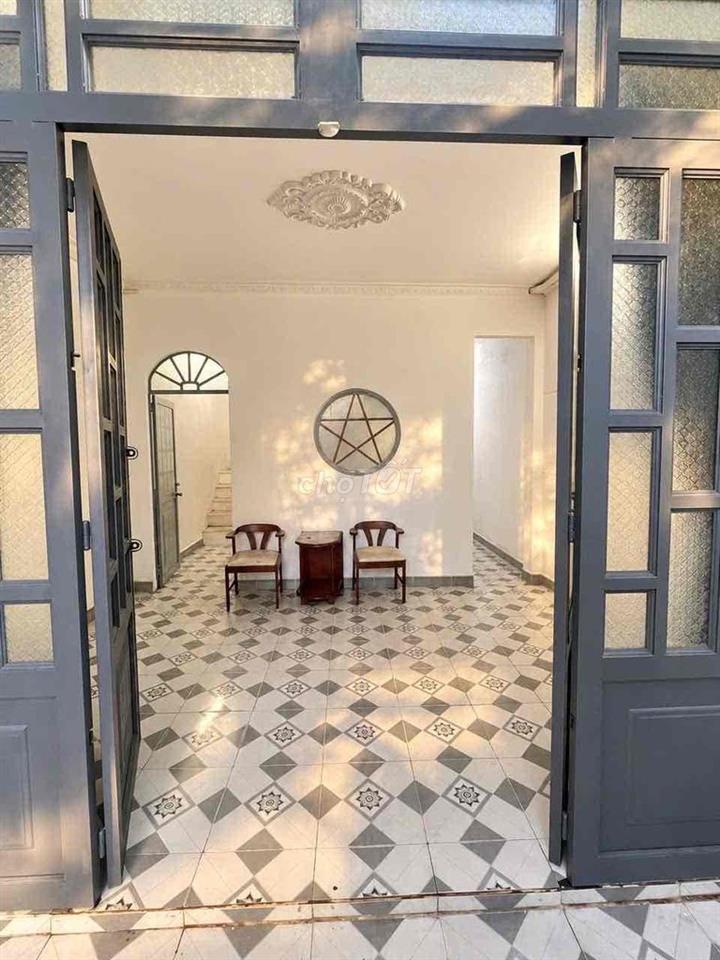 diẹn tích 65 m2
