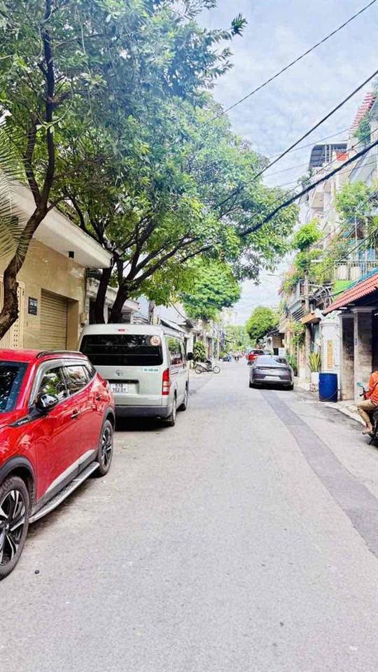 nhà mặt phố hiém có