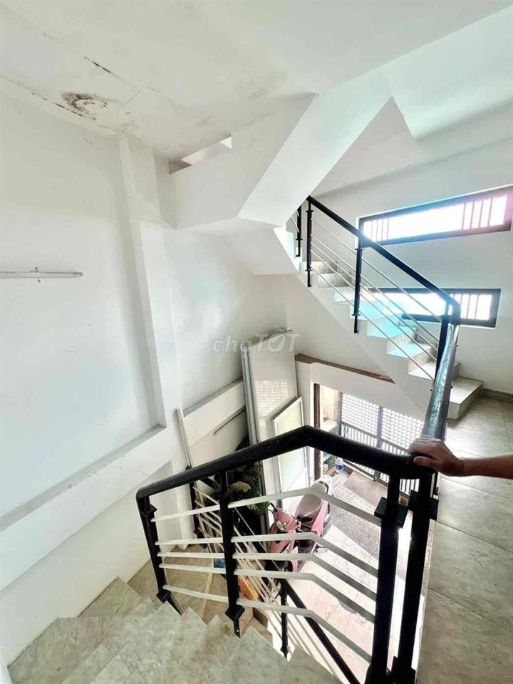 giá cực ngon . nhà chính chủ còn mới