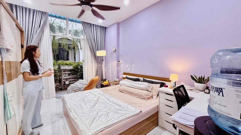nhà đẹp sạch sẽ gần công viên làng hoa