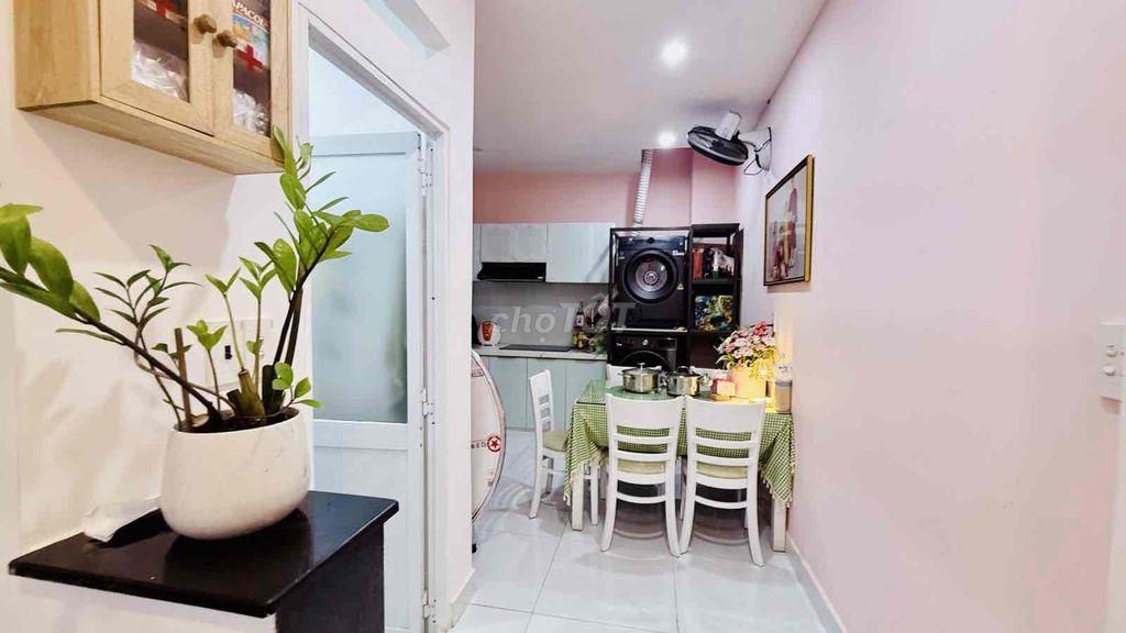 nhà đẹp sạch sẽ gần công viên làng hoa