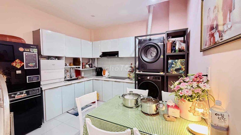 nhà đẹp sạch sẽ gần công viên làng hoa