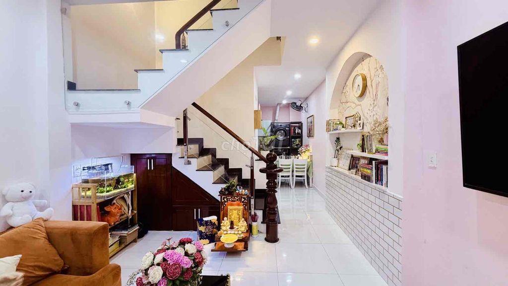 nhà đẹp sạch sẽ gần công viên làng hoa