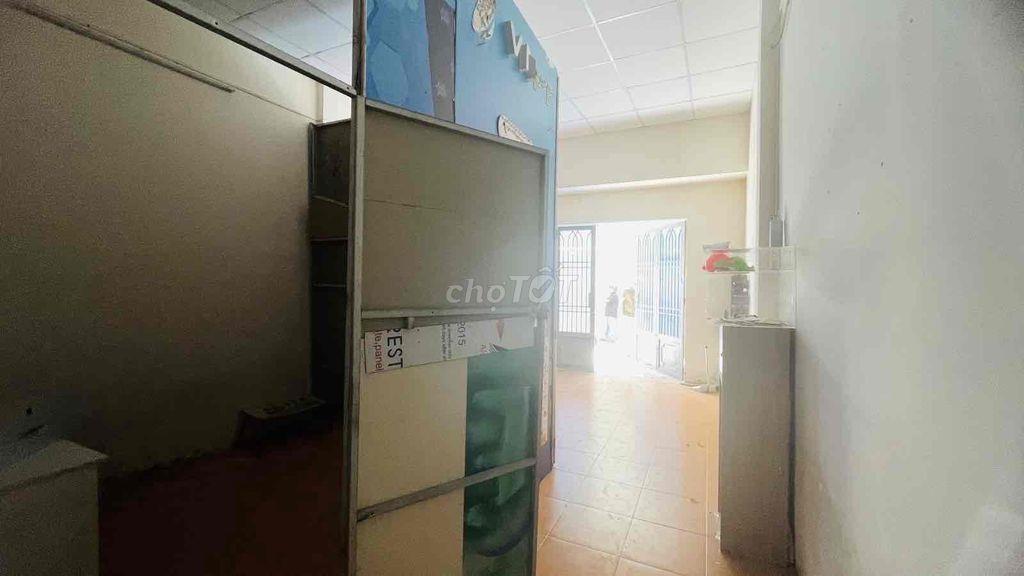 diện tich lớn giá rẻ ngay quang trung