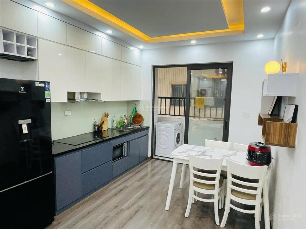 Bán căn hộ full nội thất 2 ngủ 2 wc tại linh đàm