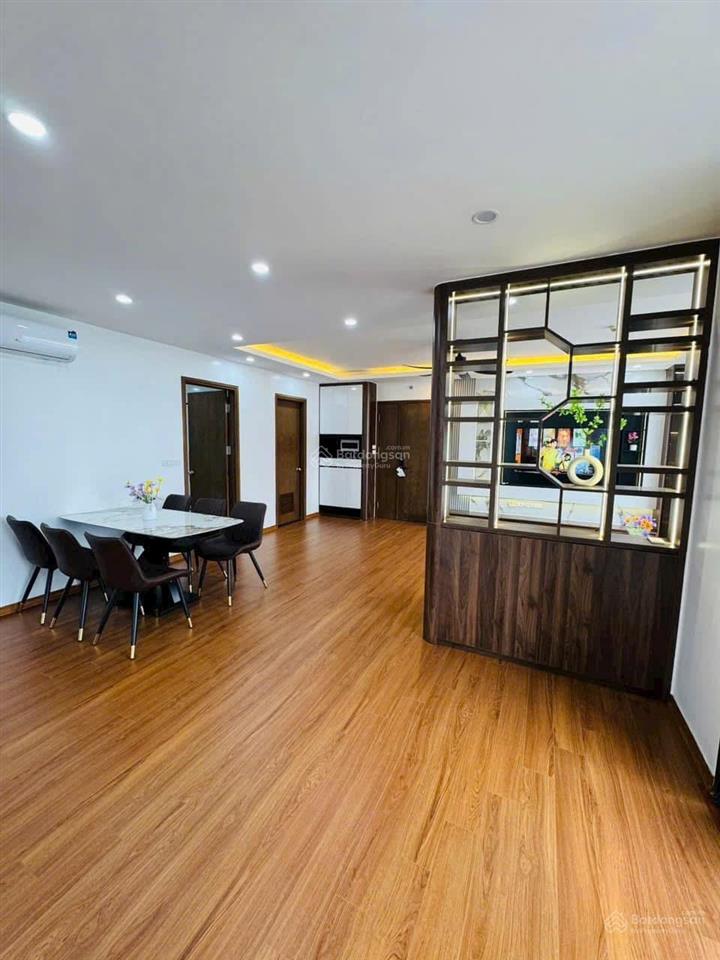 Bán gấp cc 3 phòng ngủ sổ đỏ tại x2 đại kim