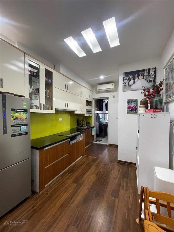 Bán nhanh sổ đỏ 2 phòng ngủ gần 60m2 view hồ tại bán đảo linh đàm hoàng mai hà nội
