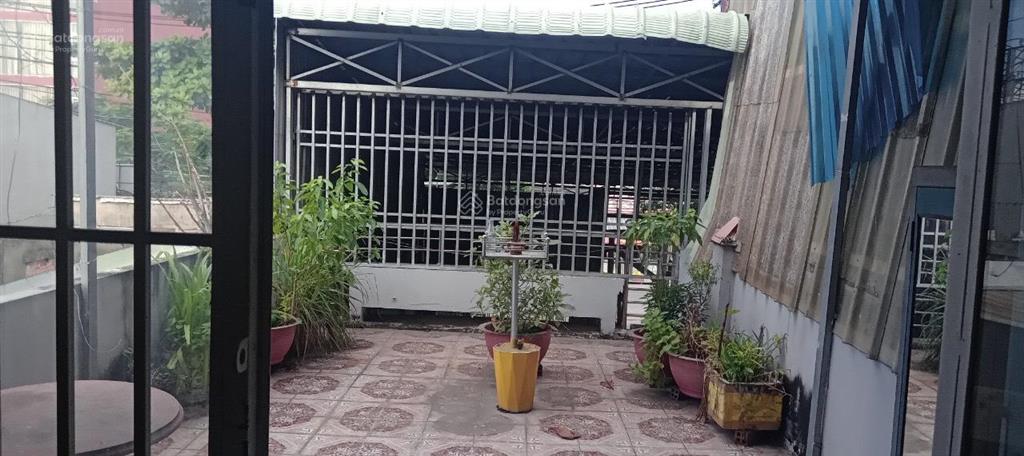 Bán nhà + đất mặt tiền bình chánh đường 8m, mở rộng 16m gần chợ, trường học, bệnh viện