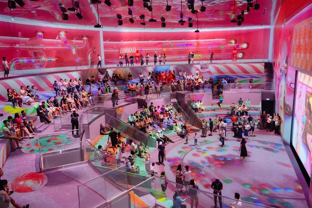 Chủ gửi bán căn shophoues meyhomes pq giai đoạn đầu  giá bán full thuế phí là 7,5 tỷ