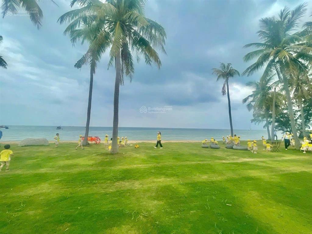 Chủ gửi bán căn shophoues meyhomes pq giai đoạn đầu  giá bán full thuế phí là 7,5 tỷ