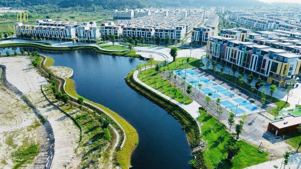 Chủ gửi bán căn shophoues meyhomes pq giai đoạn đầu  giá bán full thuế phí là 7,5 tỷ