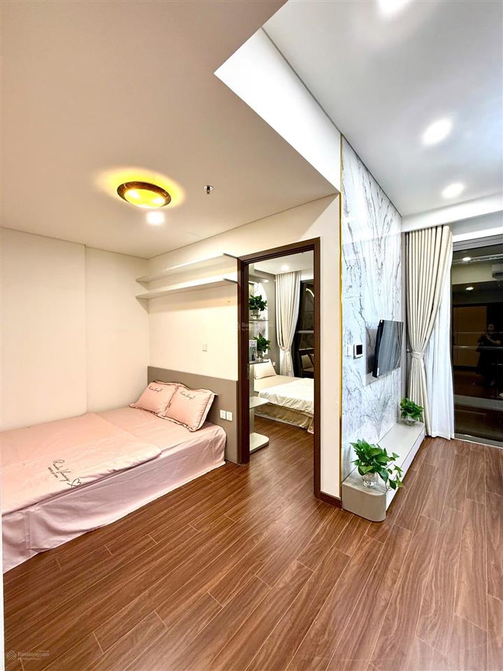 Bán gấp căn 1n + 43m2 giá 3,450 tỷ, full nt luxury tòa h3 vinhomes ocean park gia lâm