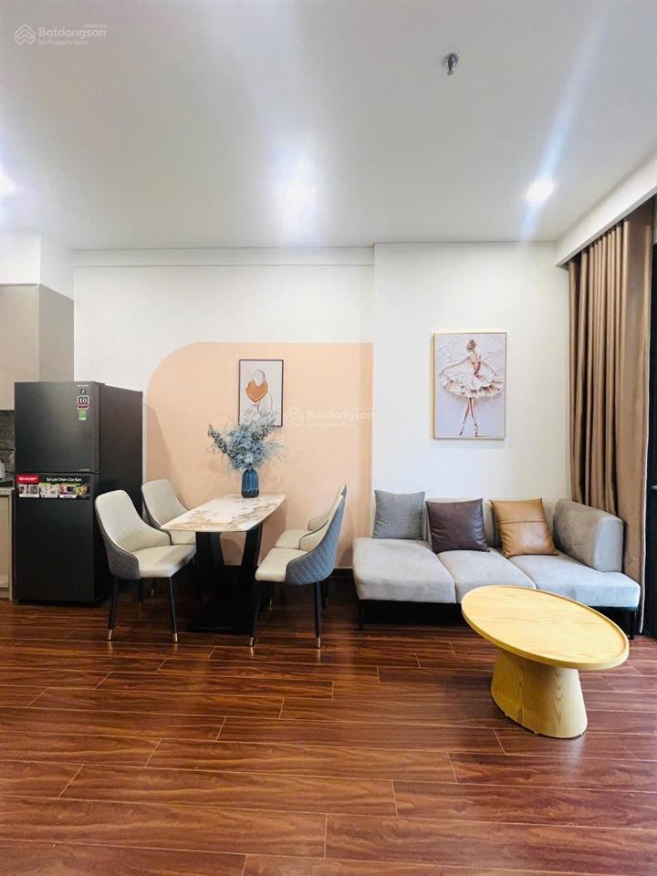 Bán gấp căn 2n2w giá 4,5 tỷ full nt đẹp, sẵn sổ, tầng trung tòa m1 massteri vinhomes ocp gia lâm