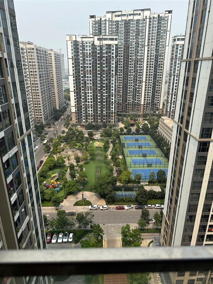 Bán gấp 2n2w 63m giá chỉ 5,150 tỷ , full nt, view thoáng tầng trung toà m1 masteri vinhomes ocp1