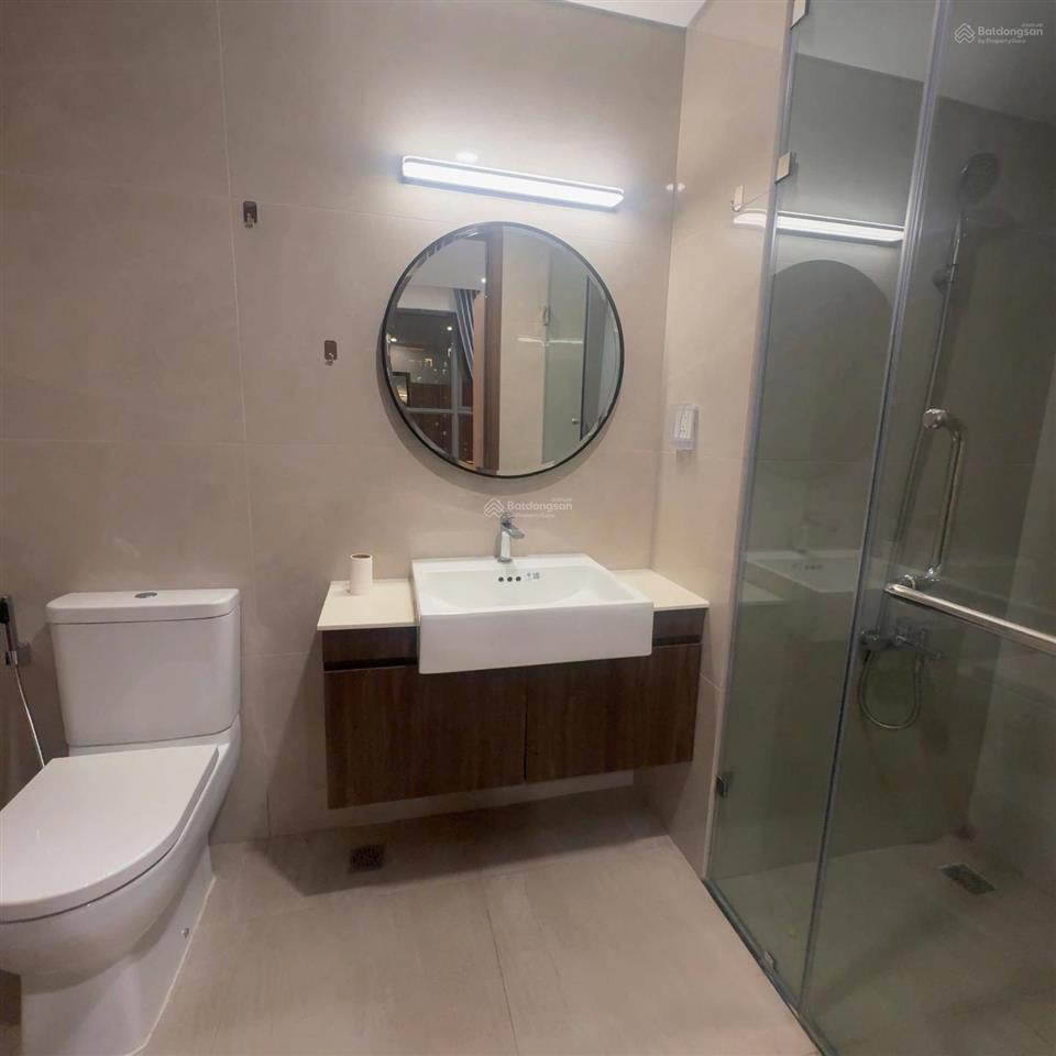 Bán gấp 2n2w 63m giá chỉ 5,150 tỷ , full nt, view thoáng tầng trung toà m1 masteri vinhomes ocp1