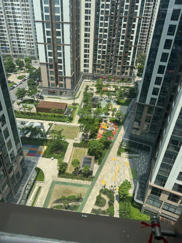 Bán gấp căn 63m2, thiết kế giấu bếp giá 4,9 tỷ, sẵn sổ, toà h3 tầng trung vinhomes ocp gia lâm