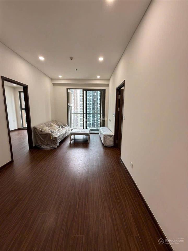 Bán gấp căn 63m2, thiết kế giấu bếp giá 4,9 tỷ, sẵn sổ, toà h3 tầng trung vinhomes ocp gia lâm