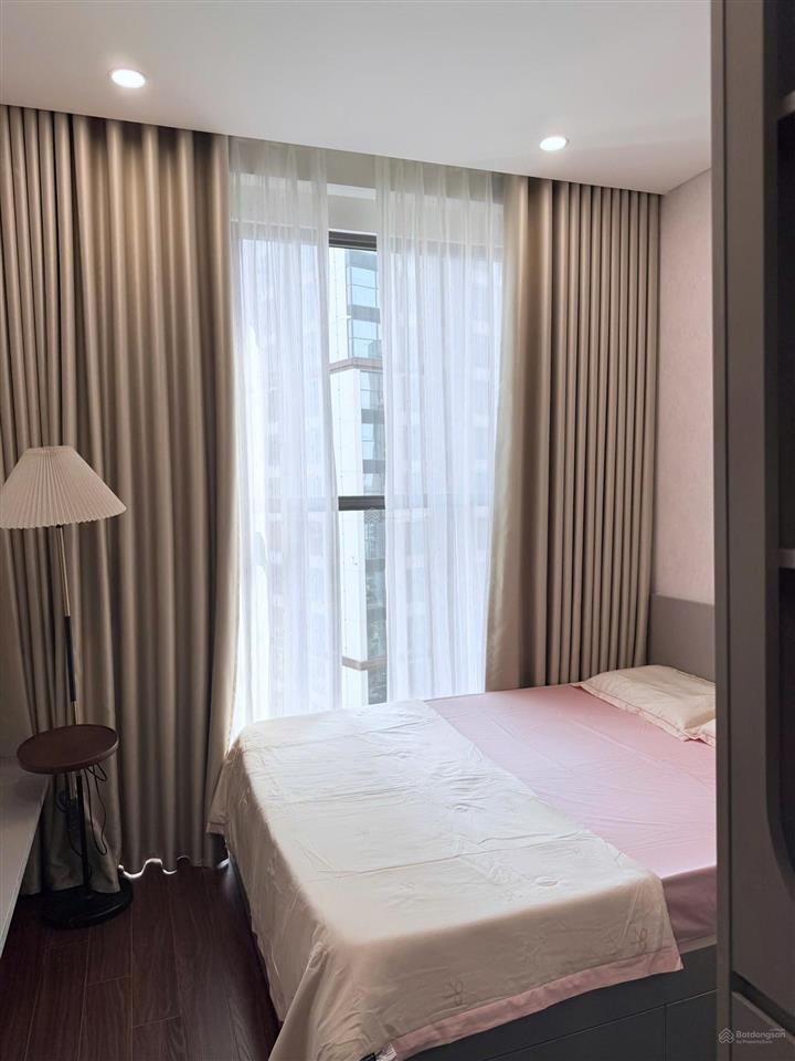 Cho thuê 1n+ full nt tòa h2 giá 9,5tr (đã bpdv) vào được luôn toà h2 masteri vinhomes ocp gia lâm