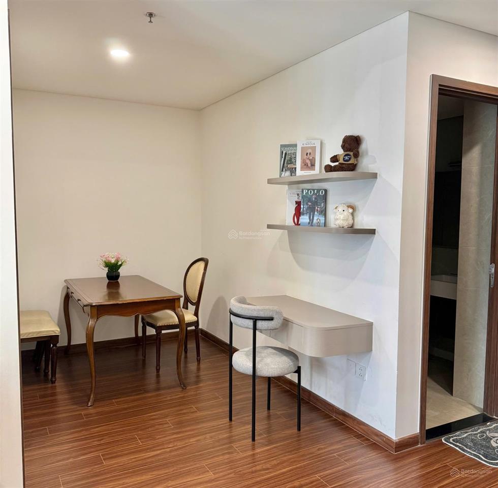 Cho thuê 1n+ full nt tòa h2 giá 9,5tr (đã bpdv) vào được luôn toà h2 masteri vinhomes ocp gia lâm
