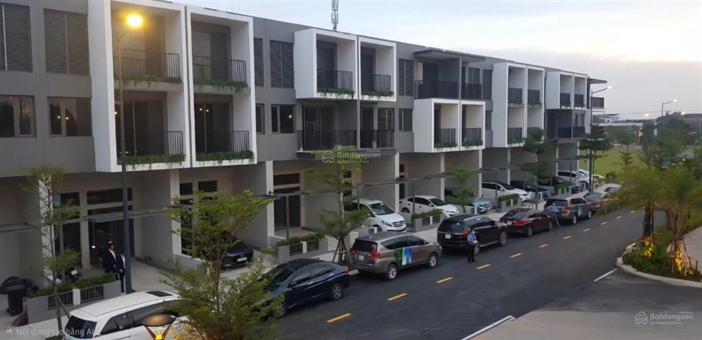 Bán nhanh căn nhà phố 3 tầng tại đường lê lợi bình dương gần kcn vsip2 hơn 500m