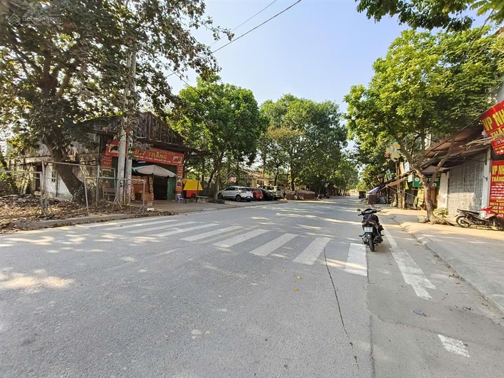 Đất trục chính giá tốt hơn trong ngõ