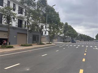 Bán nhanh căn shophouse 5m mặt tiền, trên đường tôn đức thắng. dự án eco city premia tp.bmt