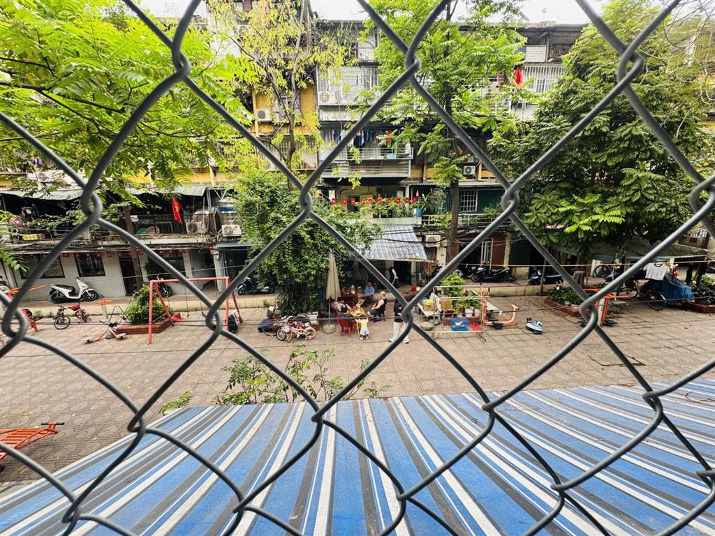 Chính chủ cho thuê tập thể a3 thành công giảng võ, view hồ thành công rất thoáng mát