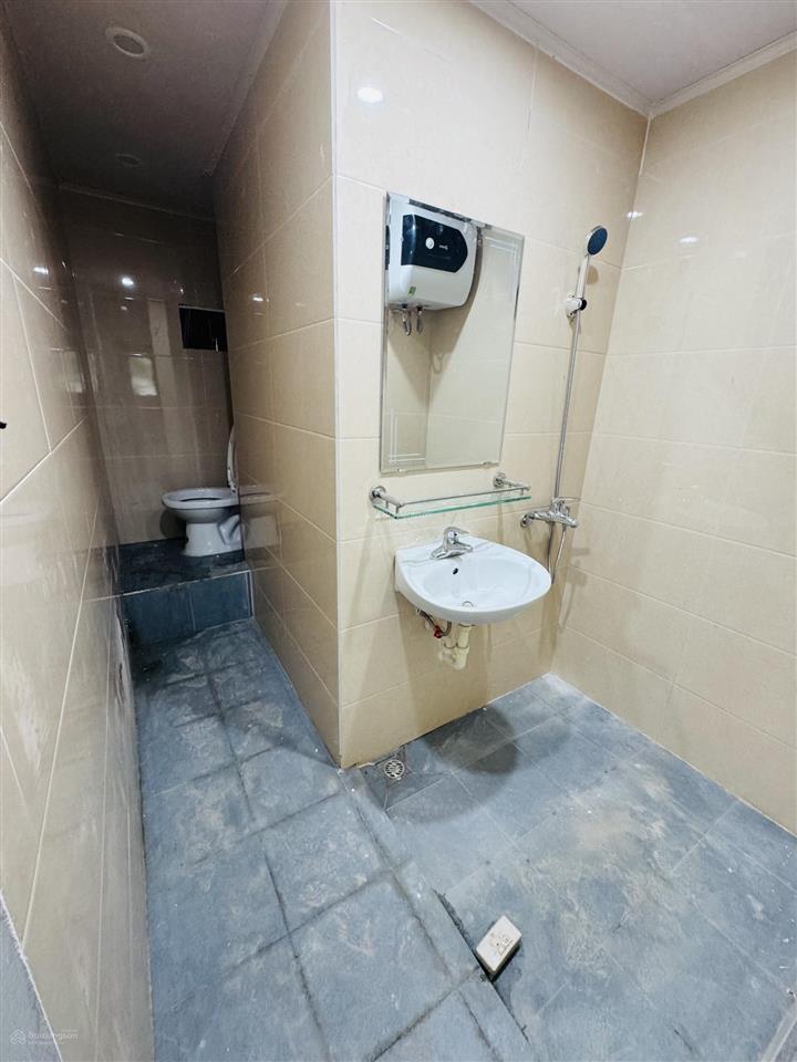 Chính chủ cho thuê tập thể a3 thành công giảng võ, view hồ thành công rất thoáng mát