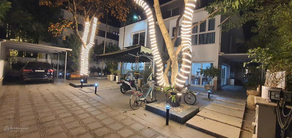 Chuyển nhượng biệt thự đơn lập vườn mai căn góc full nội thất đơn giá 120tr/m2