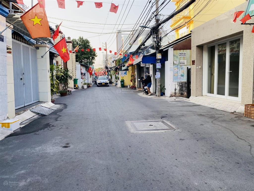 Hẻm xe hơi quận 7 mà chỉ 61 triệu/m2, diện tích 159m2, không quy hoạch, khu vực xây cao tầng